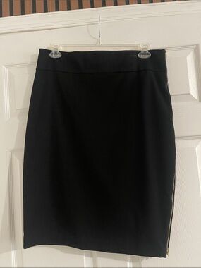 Express Black Pencil Skirt with Side Zipper